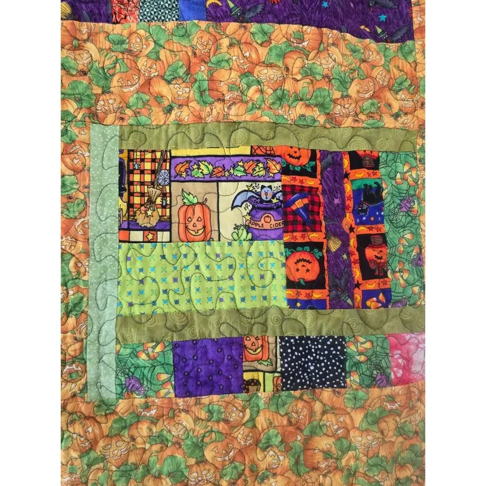 Pre-owned Halloween Homemade Quilt 32